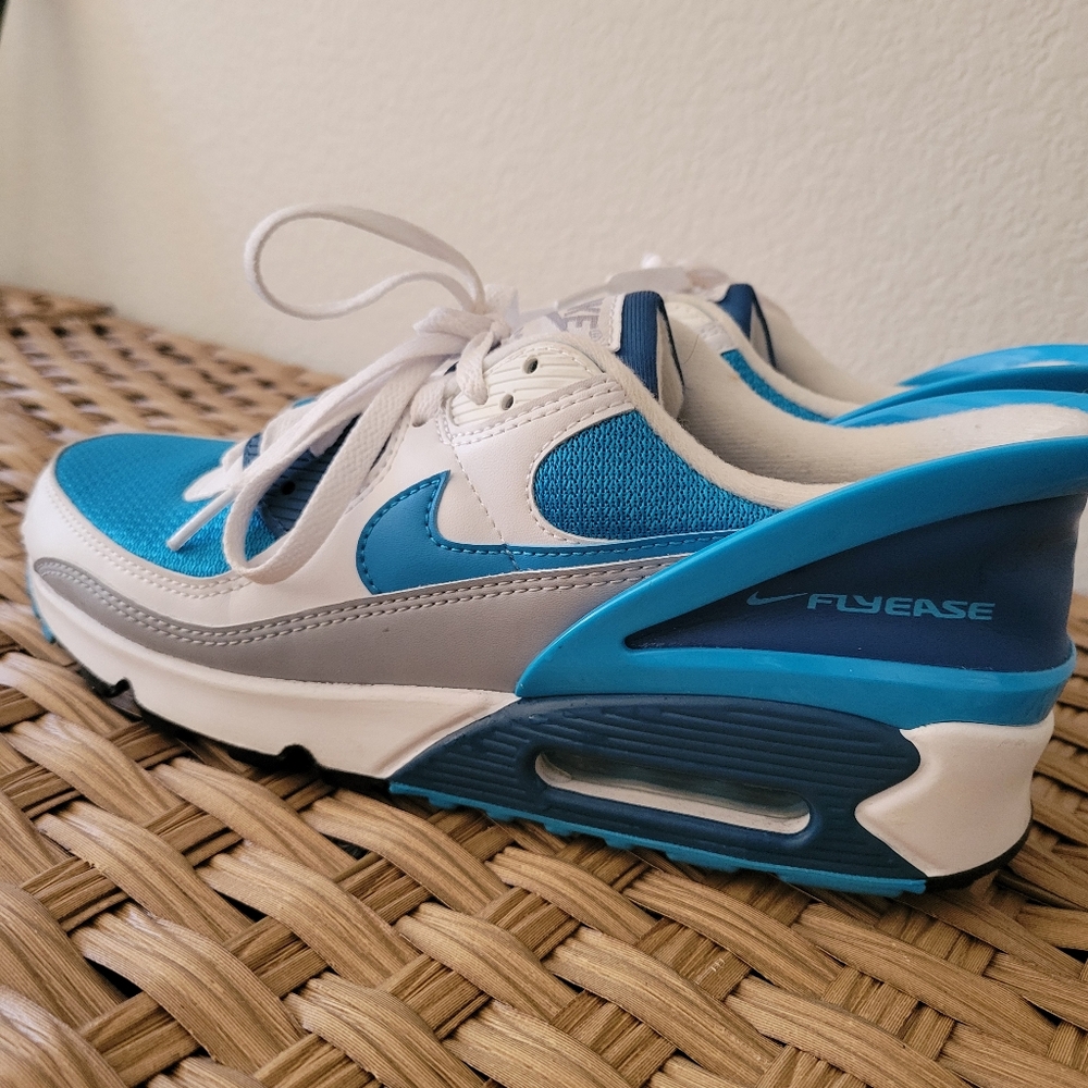 Nike Air Max 90 Flyease size 9